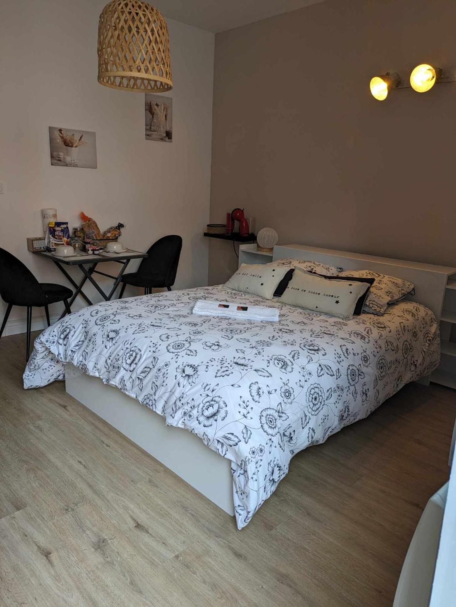 Chez Cerise Bed & Breakfast Tournay Ngoại thất bức ảnh